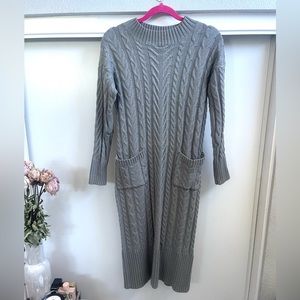 Sweater dress perfect for fall/winter excellent used condition used a few times.